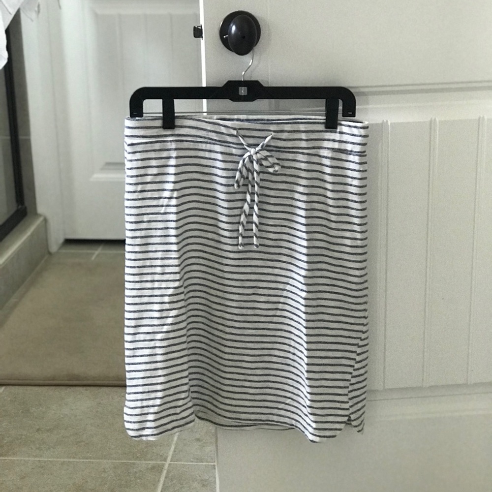 Cute whit and blue striped cotton skirt